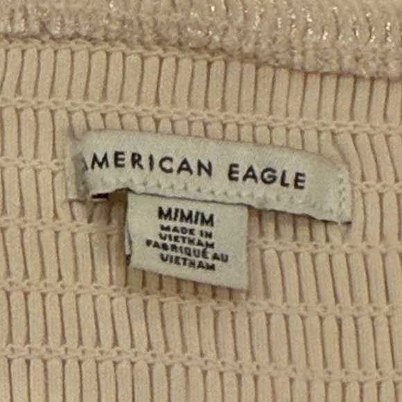 AMERICAN EAGLE Elegant Cream Ruffle Women's Top - Picture 3 of 3